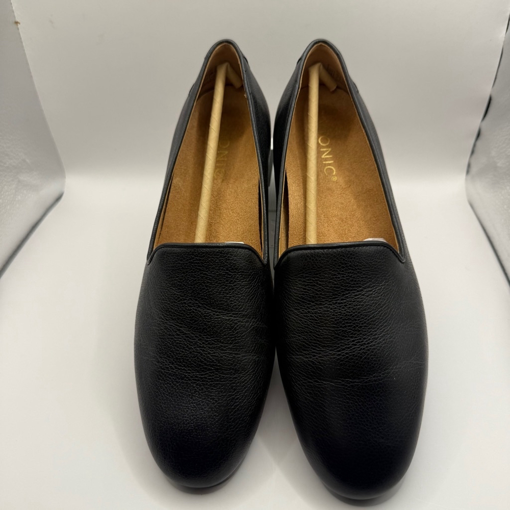 Vionic Black Leather Flats NIB